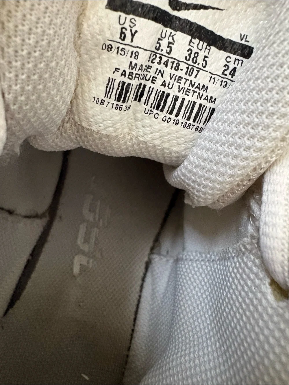 Nike Kids White and Black Athletic Cleats (no metal points)